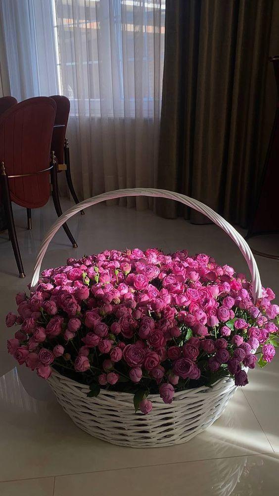 Bright Summit Lab workshop space where corporate flower arrangements are designed and prepared for business delivery